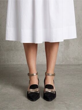 Intentionally Blank Black Dean Flats